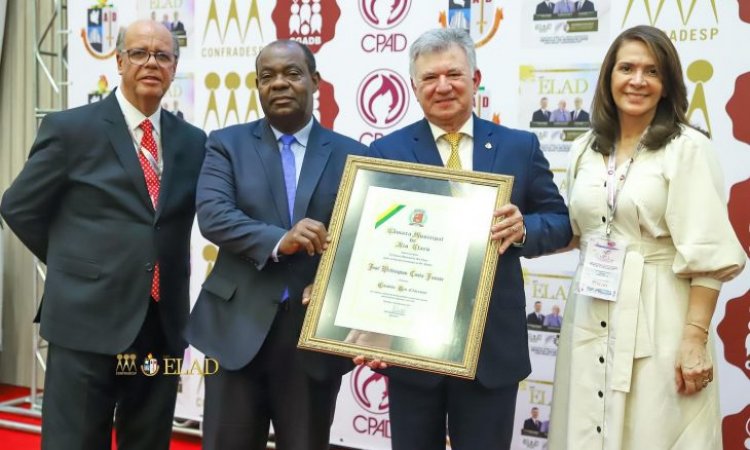 Pr. José Wellington Junior recebe título de cidadão Rio-Clarense durante ELAD